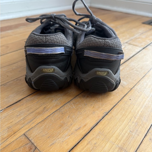 Merrell Men's Gray and Black Athletic Shoes - Picture 3 of 4